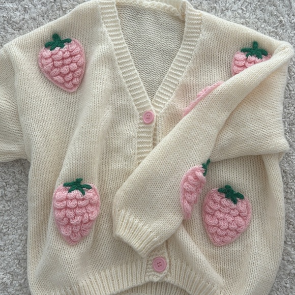 Strawberry cardigan - Small - Picture 1 of 5